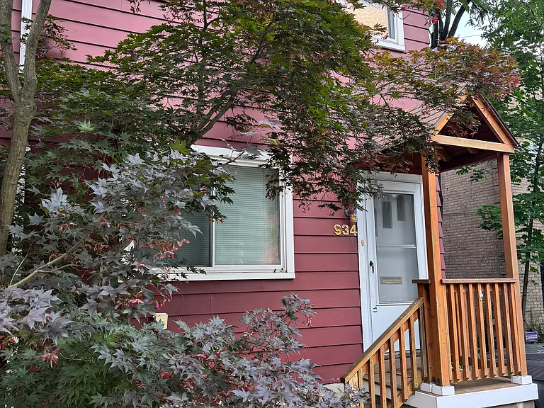 934 Saint James St #934 — Photo 2