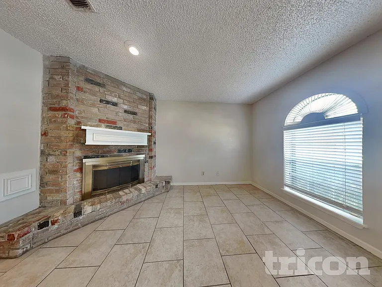 16726 Britford — Photo 3