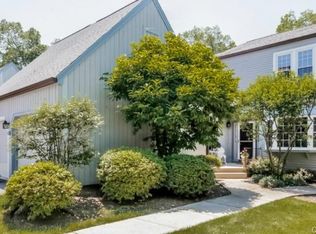 52 Gate Ridge Rd, Fairfield, CT 06825