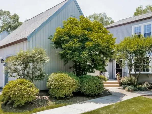 52 Gate Ridge Rd, Fairfield, CT 06825