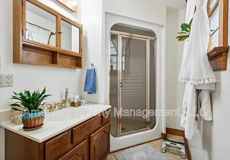 5974 Ladysmeade Ln — Photo 11