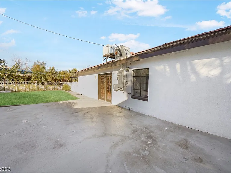 1140 Hillside Pl — Photo 18