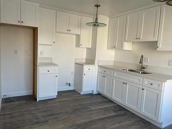 2nd image of 6124 Hazelhurst Pl