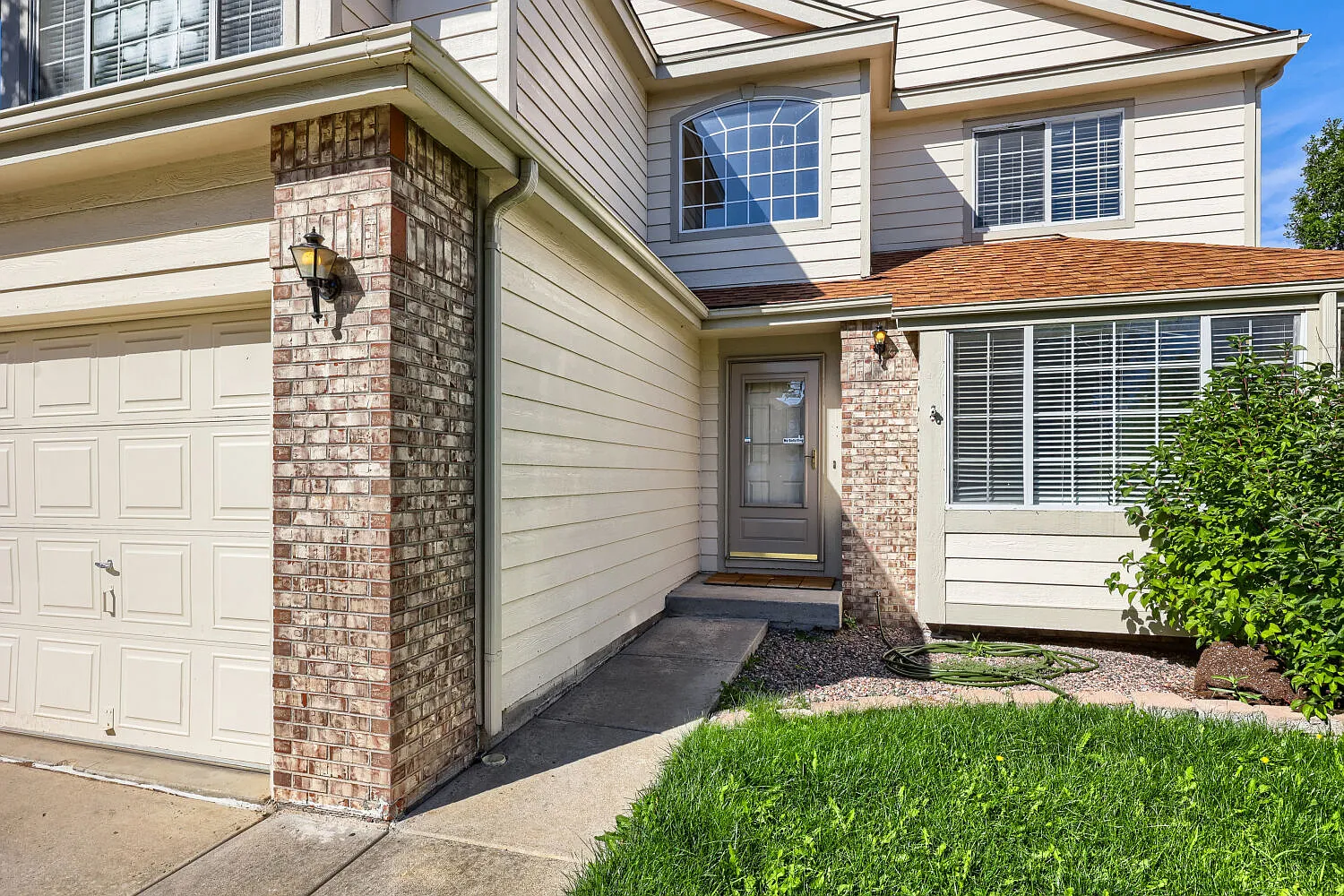 4 bed, 3001 sqft, $2,750 — Photo 2