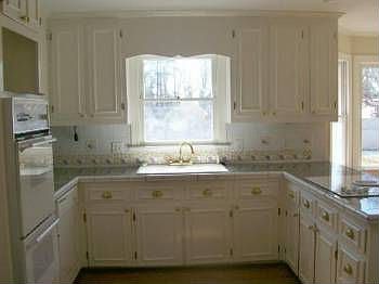 Kitchen before temodel