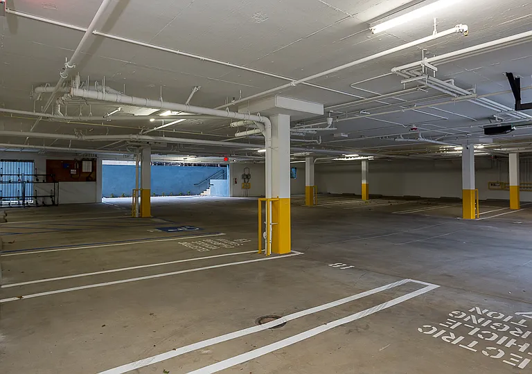 11269 Camarillo St #405 — Photo 20