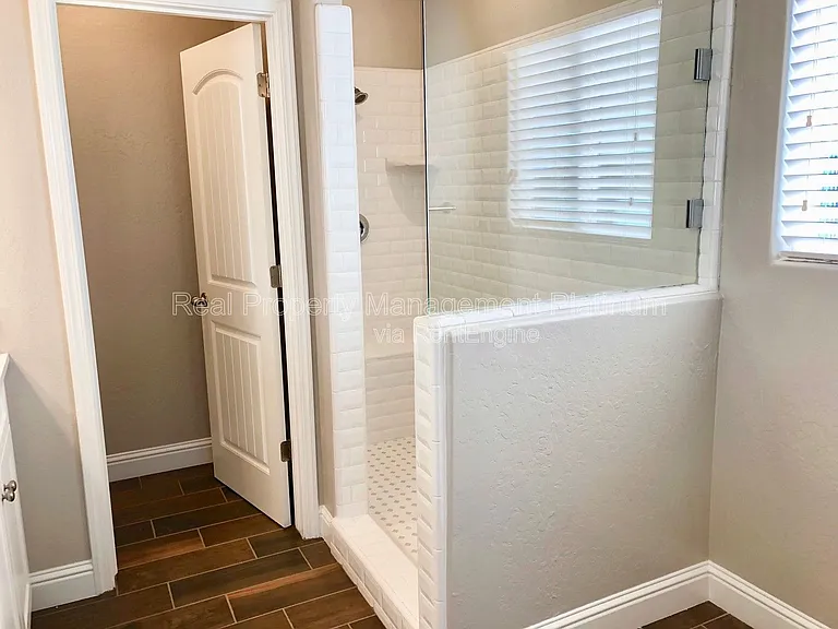 4150 Duncan Ave — Photo 13