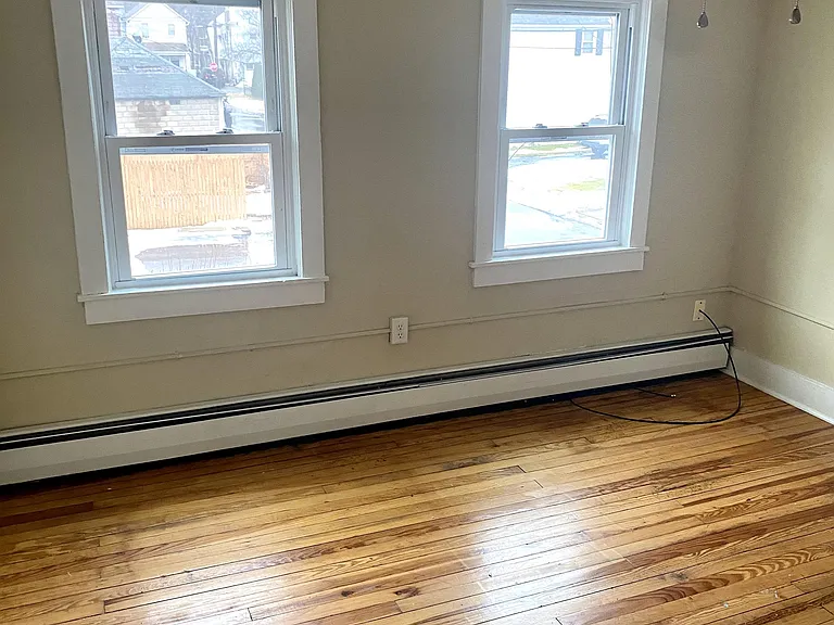 19 Center Streetsingle Family — Photo 8