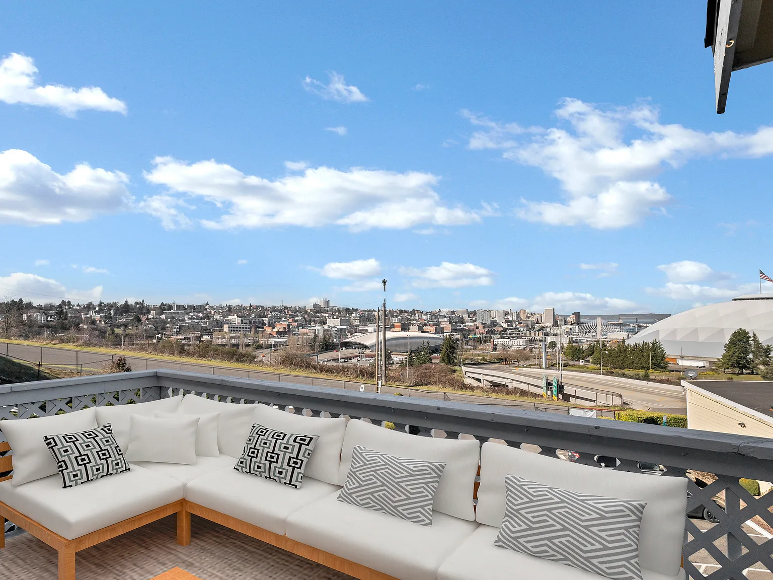 Harborview Apartments — Photo 1