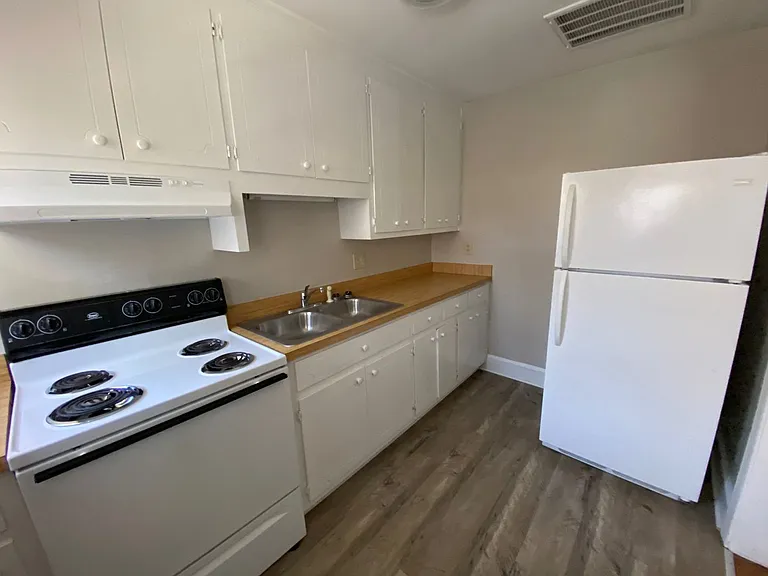 3515 N Roxboro St — Photo 6
