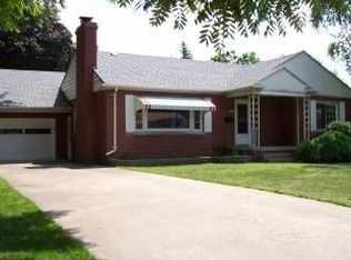 7557 Woodmar Ave, Hammond, IN 46323