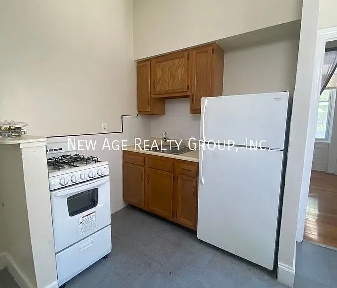 3829 Hamilton St #A-1F — Photo 1