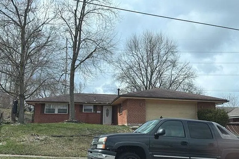 709 N Gebhart Church Rd photo 1
