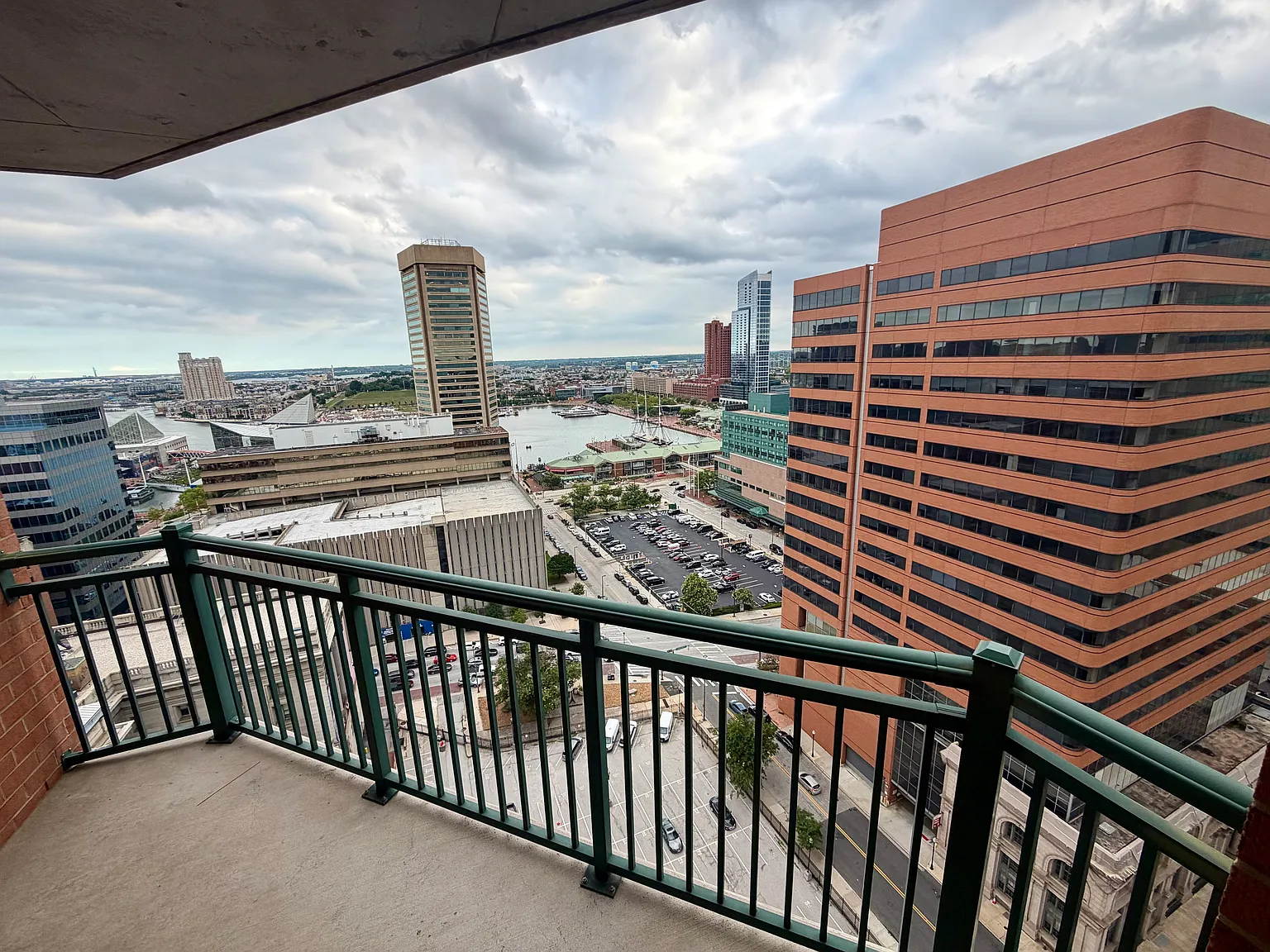 2 bed, 1044 sqft, $2,350 — Photo 3