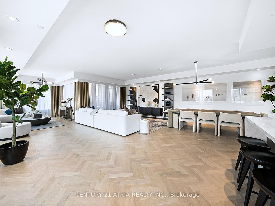 1st image of 455 Wellington St W #810