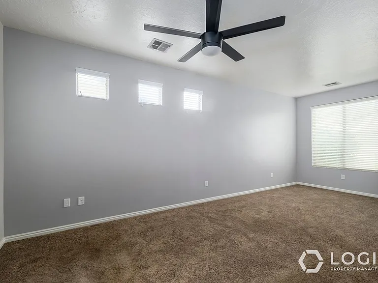 2445 E White Horse Dr — Photo 18
