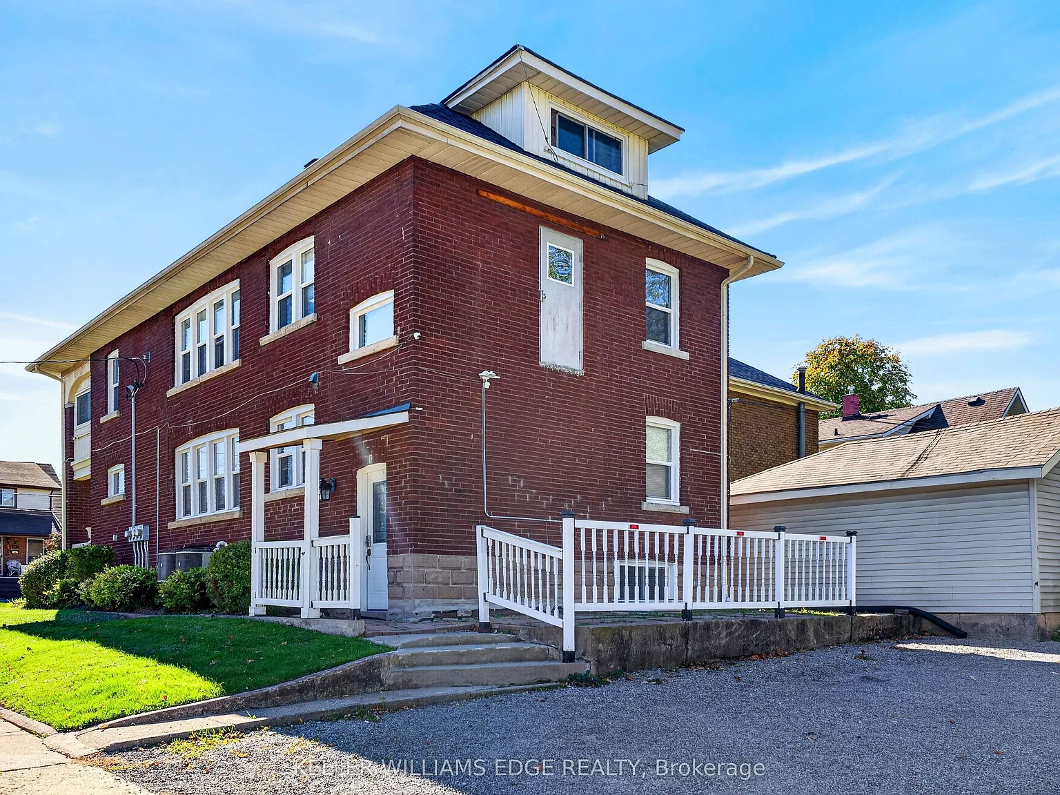 2 bed, $1,600 — Photo 3