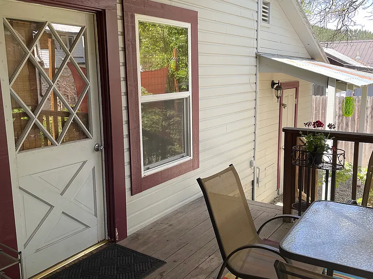 74 Cloman Ave — Photo 12