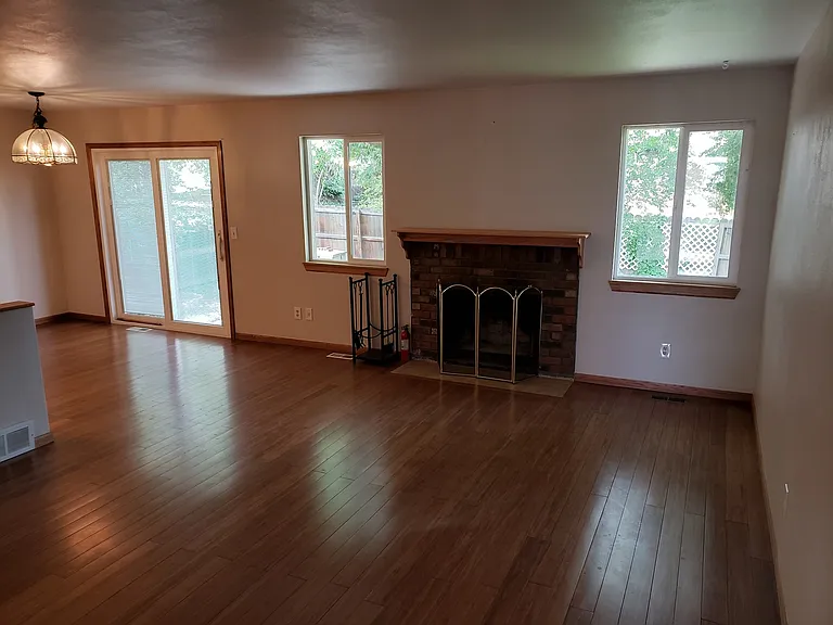 6221 W 110th Ave — Photo 2