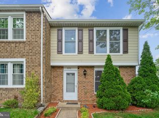 8333 Pondside Ter, Alexandria, VA 22309