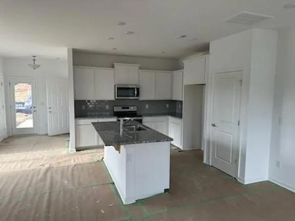 16333 Leading St, Charlotte, NC 28273