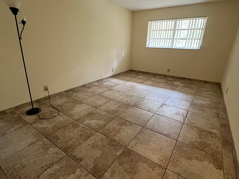 2738 NE 30th Pl #13 — Photo 12