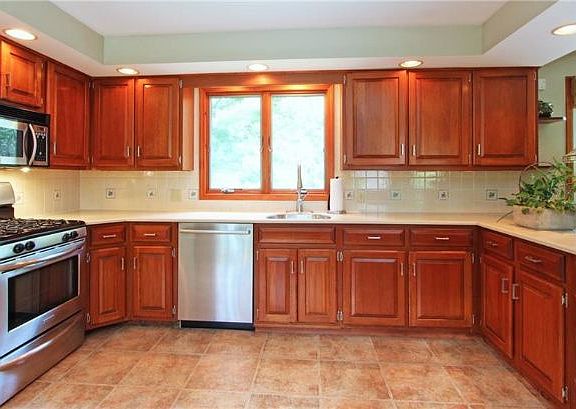 5th image of 501 Churchill Ct