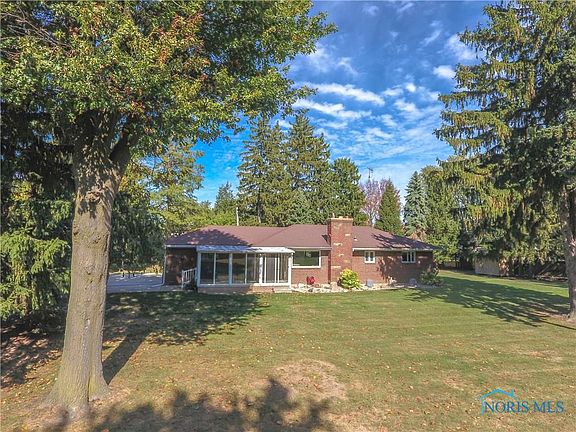 2nd image of 2805 Eastmoreland Dr