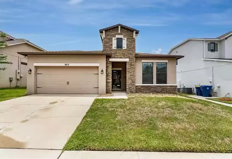 803 Arbor Pointe Ave — Photo 1