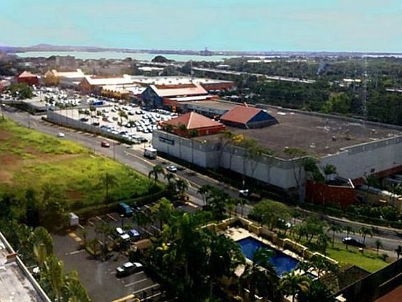 Pearl Harbor View and shopping convenience