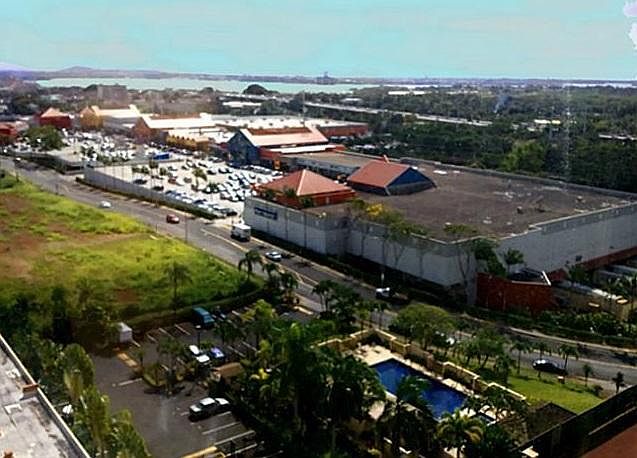 Pearl Harbor View and shopping convenience