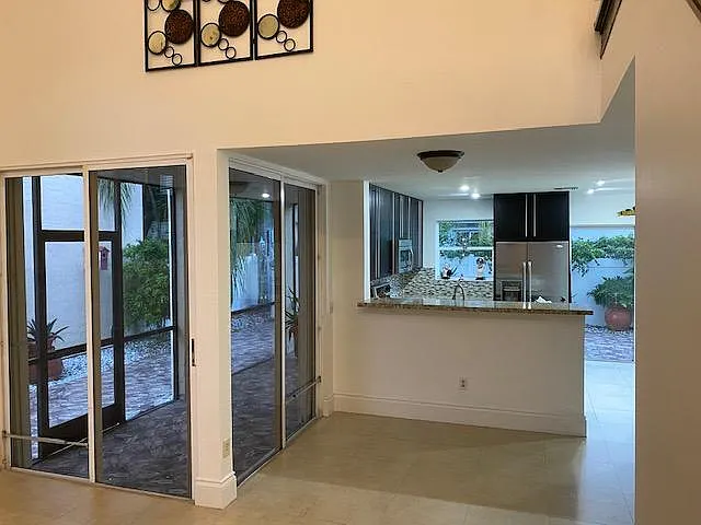 3 bed, $3,600 — Photo 3