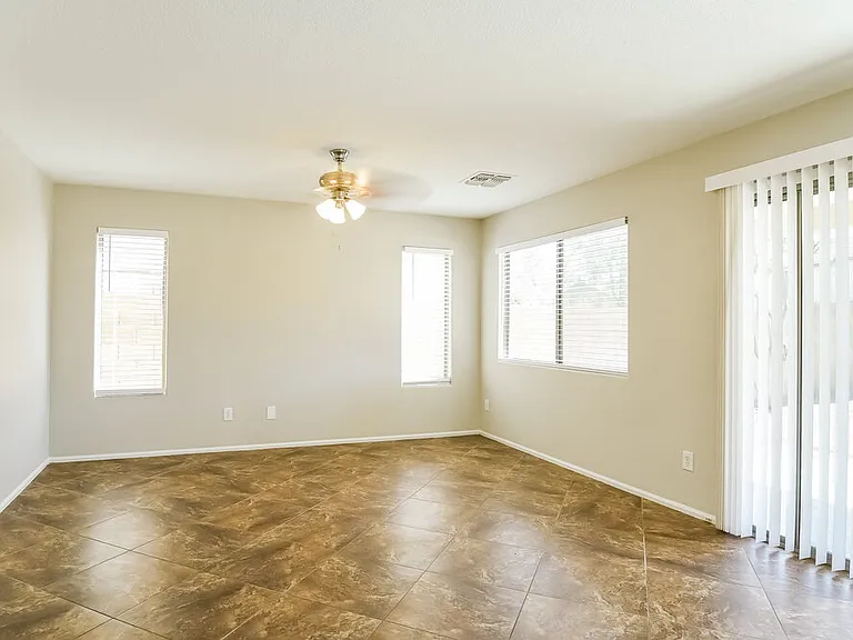 2437 W Running Deer Trl — Photo 7