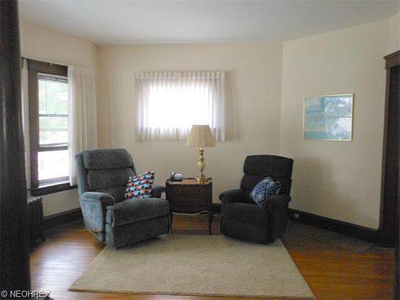3rd image of 2634 E 124th St