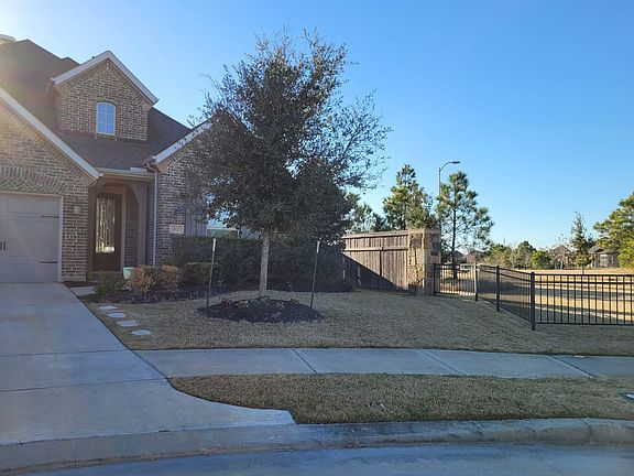 2nd image of 28127 Castle Park Ln