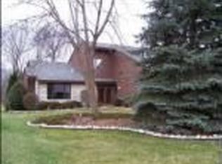 N80W13455 River Park Dr, Menomonee Falls, WI 53051