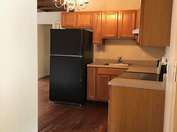 3rd image of 420 Valley St #B