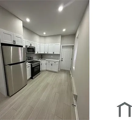 3 bed, 1010 sqft, $2,200 — Photo 2