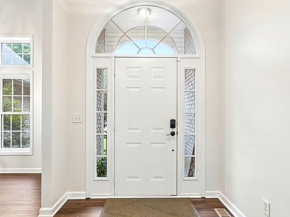 5th image of 106 Creek Trail Ct
