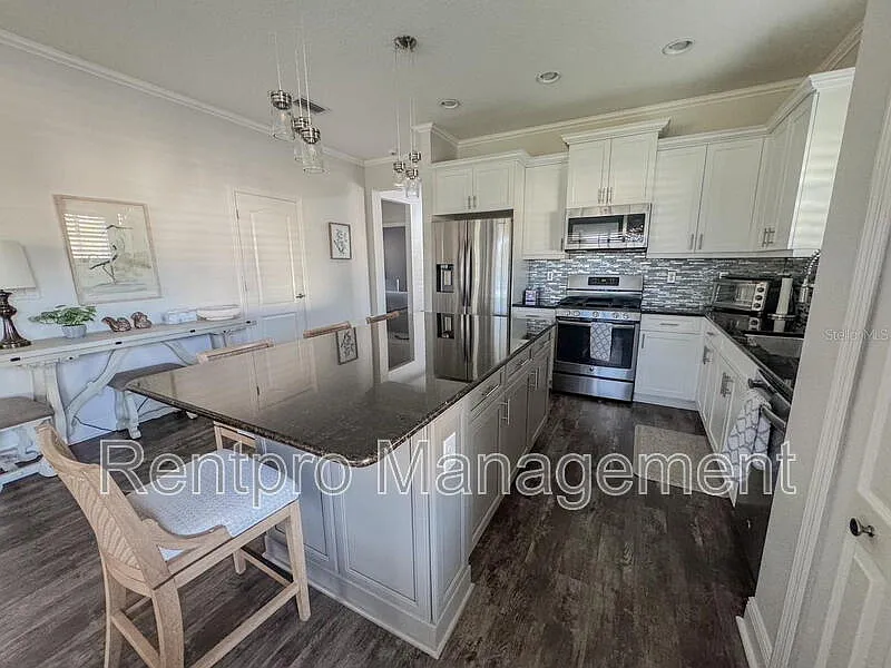 2 bed, 2.0 bath, 1600 sqft, $2,199 — Photo 4