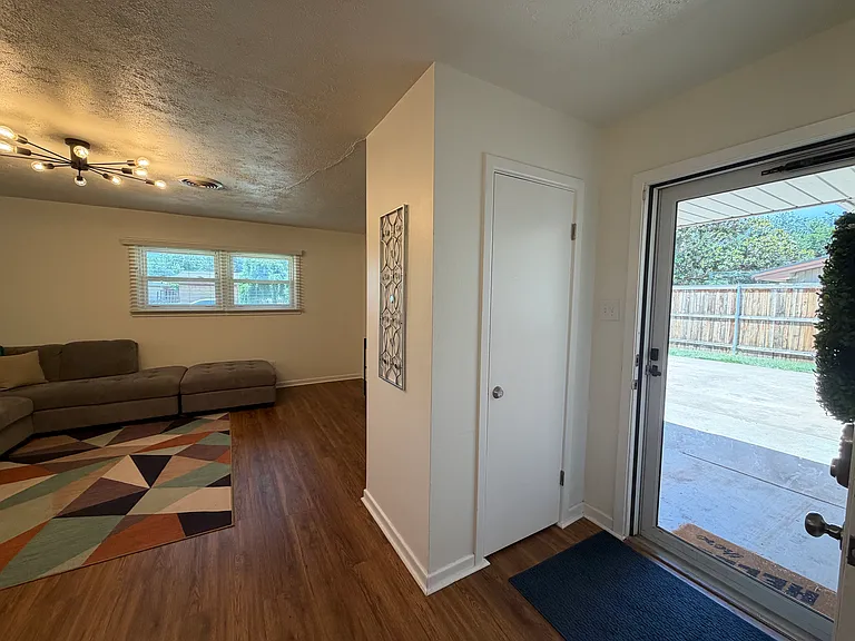 4308 47th St — Photo 3