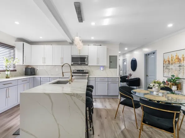 159-161 Howe St, Methuen, MA 01844