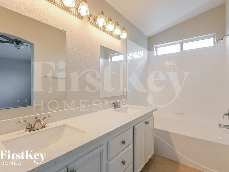 1573 Alpine Hills Ave — Photo 13