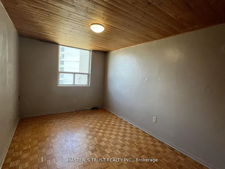 3420 Eglinton Ave E #903 — Photo 12