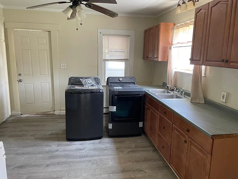 20 Diamond St #1R — Photo 9