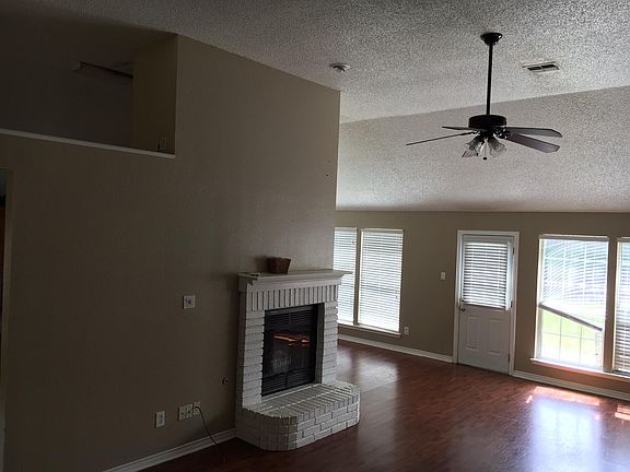 3rd image of 829 Voltamp Dr