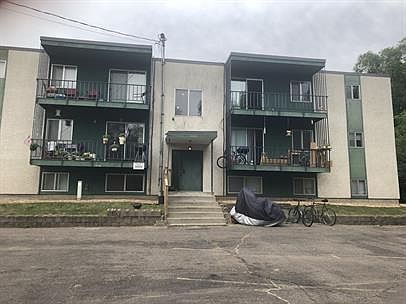 2nd image of 930 Summit Ave #11001121
