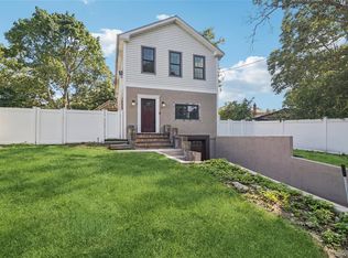 44 Ridgedale Ave, Farmingville, NY 11738