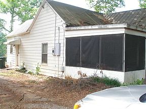 3rd image of 832 N Deal Ave