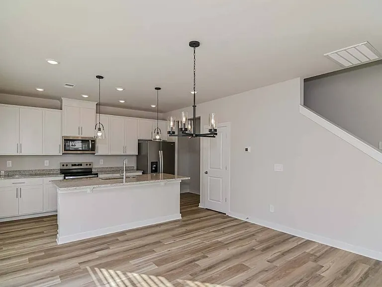 10911 Bluffton Cir — Photo 5